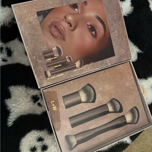 L+W Professional Makeup Brush Set NWT